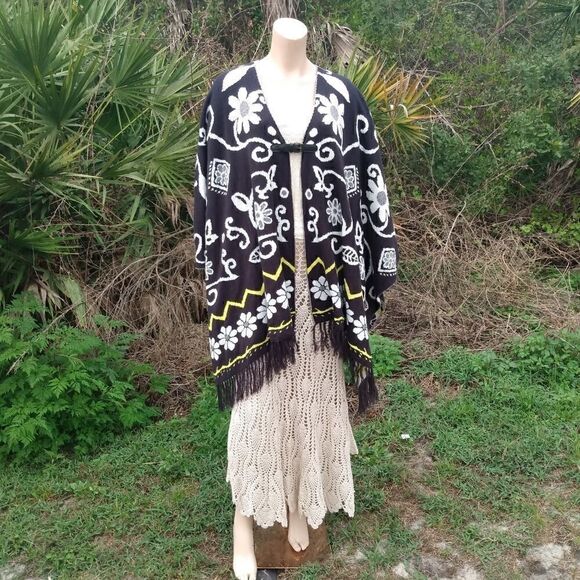NWOT SNAILS & CINNAMON Black/White/Yellow Floral Cardigan Jacket/Wrap w/Buckle - Picture 13 of 13